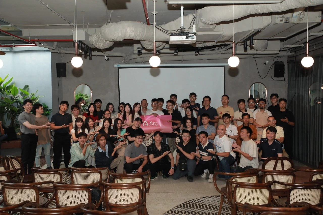 Group photo at an Arc meetup